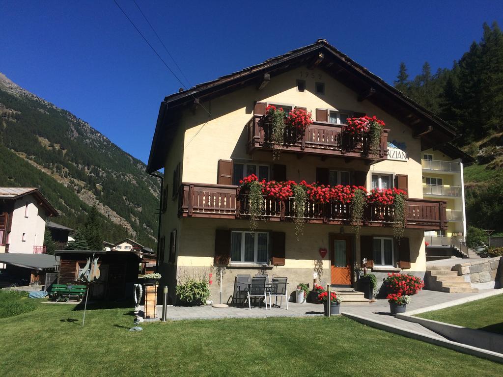 Enzian * Saas-Grund
